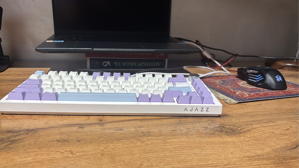 Продам клавиатуру Ajazz ak820