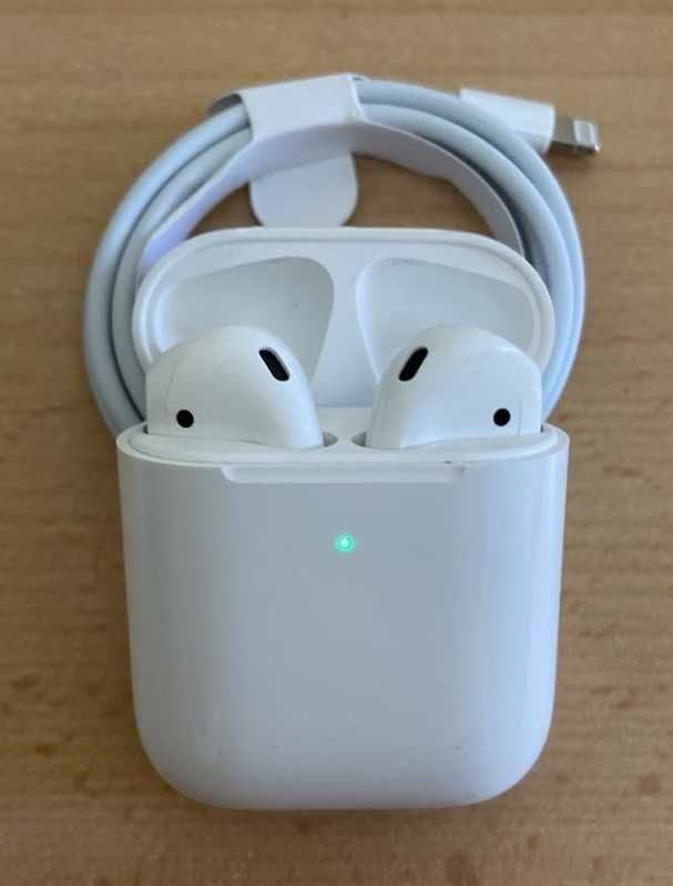 iPhone 8 64Гб, Space Gray + Airpods 2 (кейс с беспроводной зарядкой)