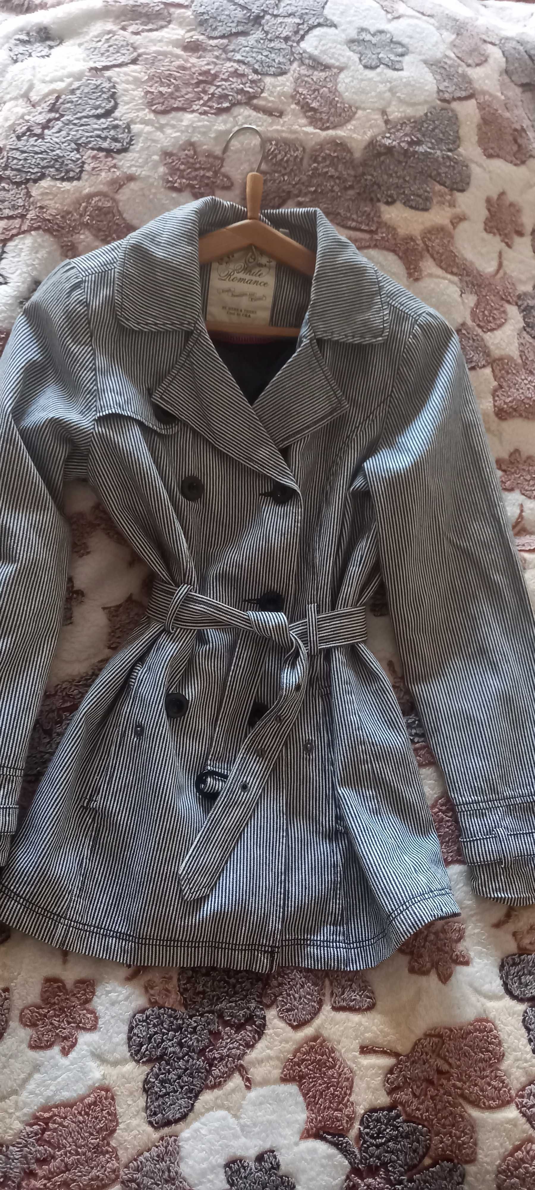 Продам пальто демисезонное