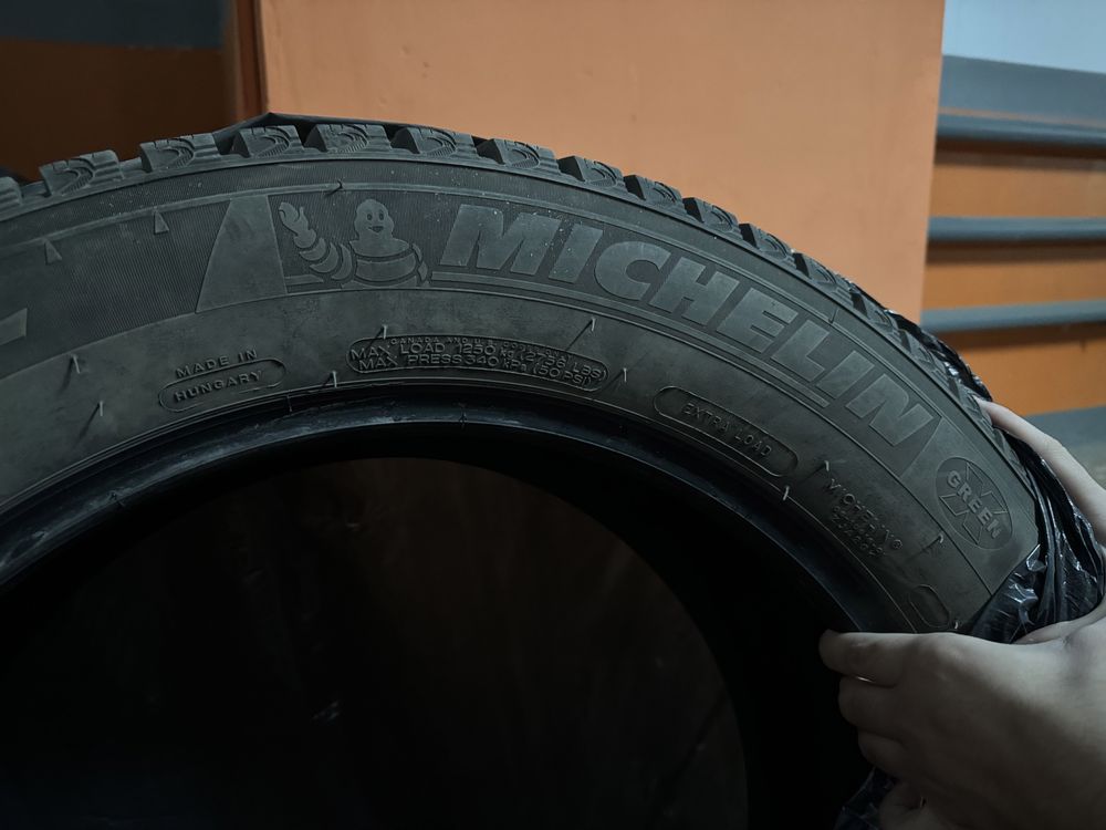 Шипованные шины Michelin на Lexus lx570. Размер 285х50х20