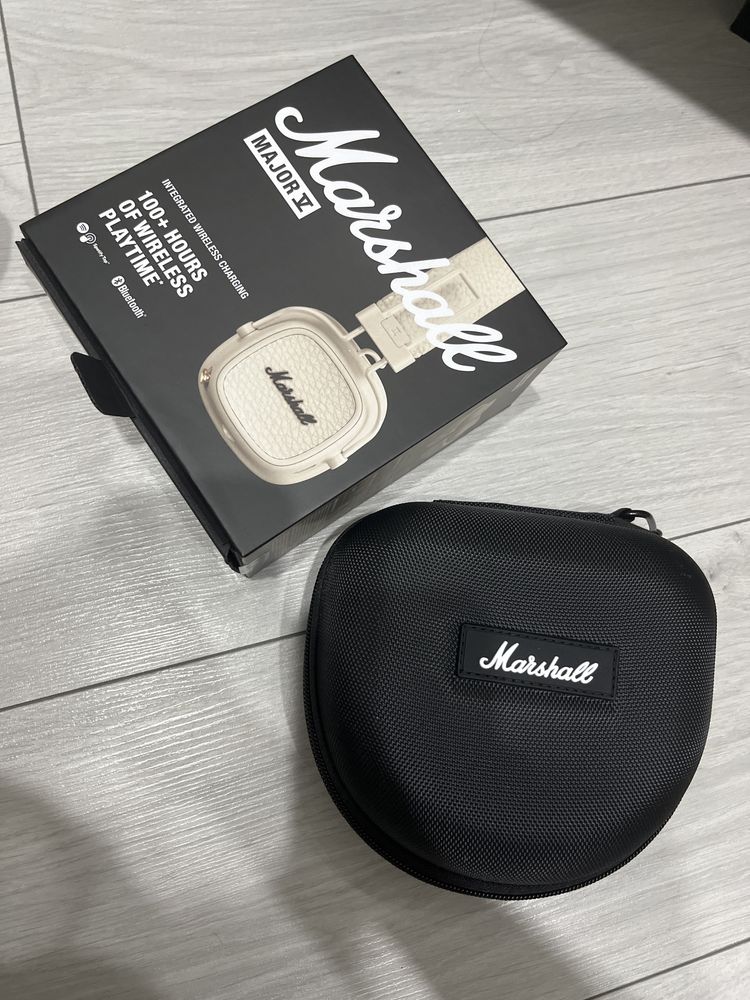 Продам наушники marshall major V