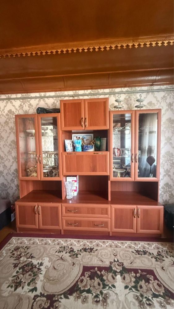 Стенка срочно продается