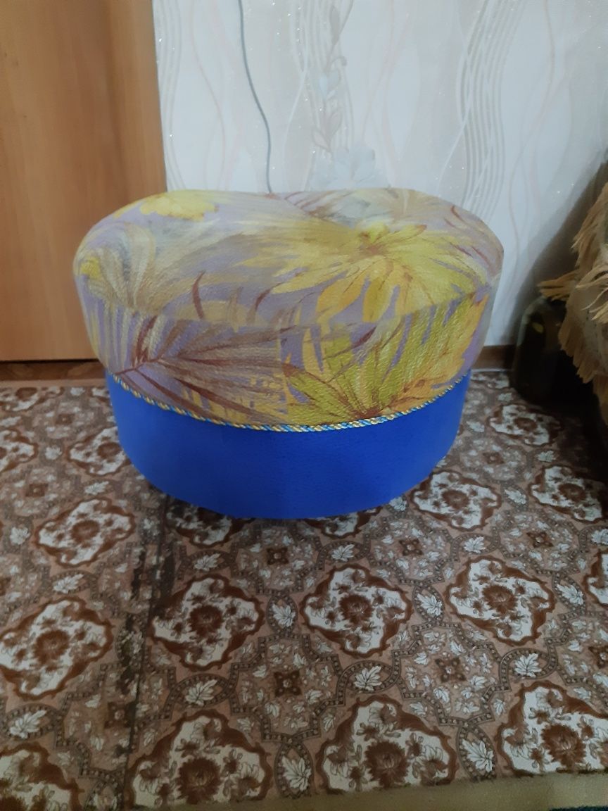 Продаётся мягкий пуфик