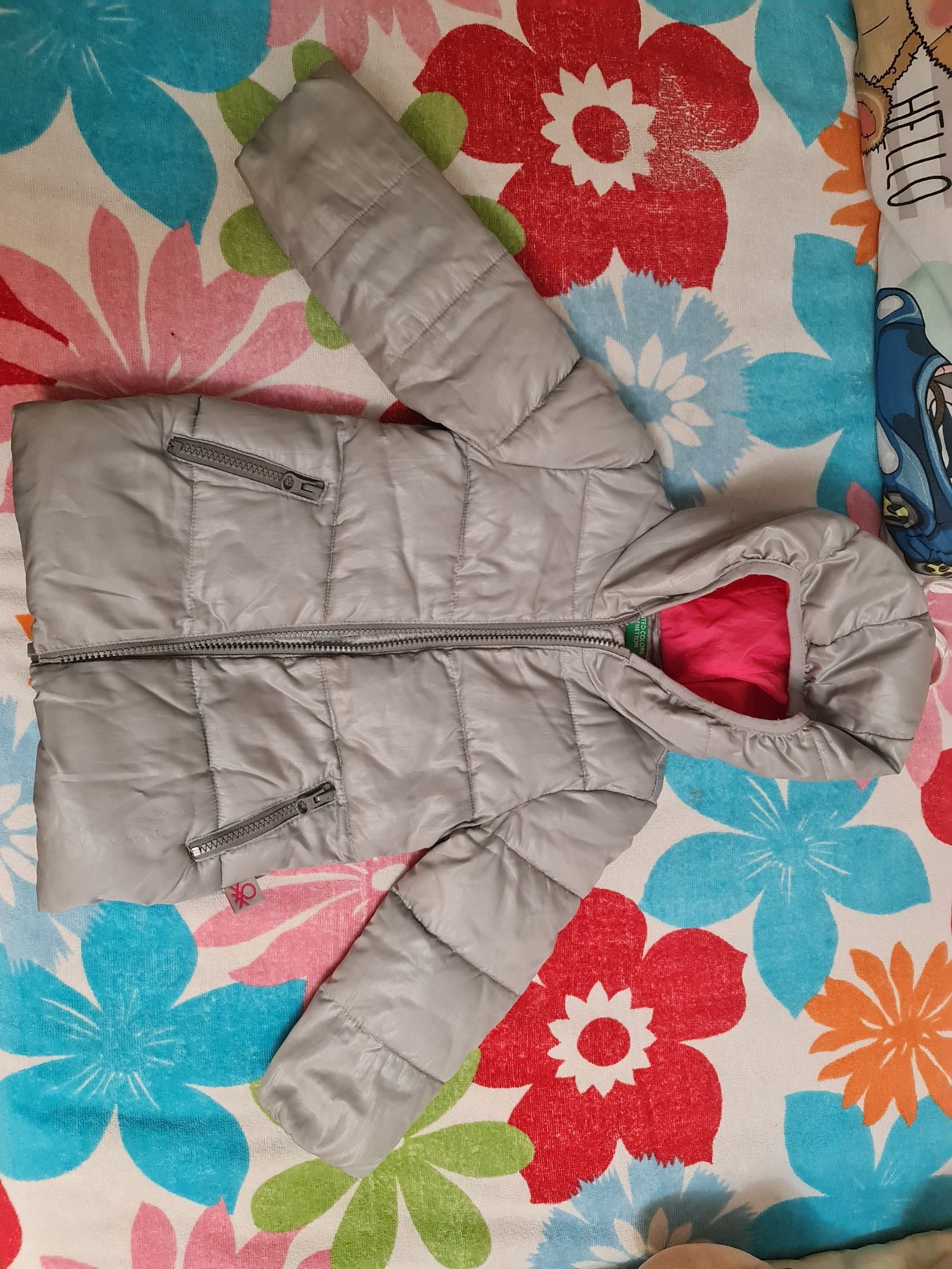 Продам тёплую зимнюю куртку, очень качественная, фирмы benetton
