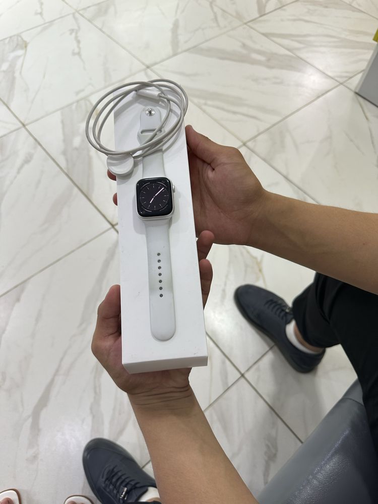Apple Watch series 8 ,45 mm