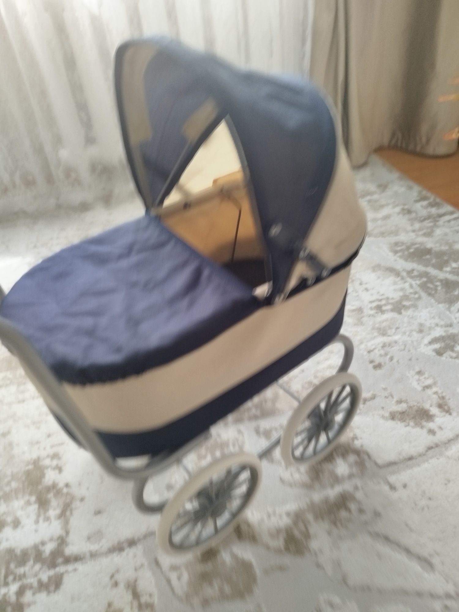 Продам детскую коляску для кукол
