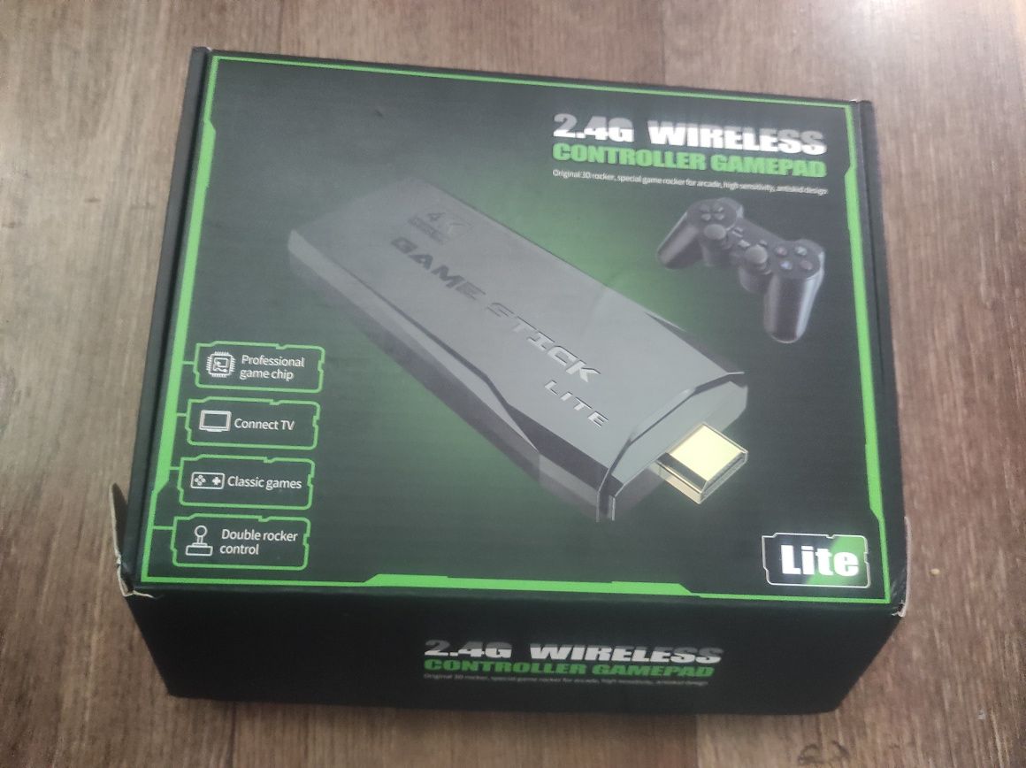 Retro game stick M8, 10000 игр (64Gb), 2 беспроводных джойстика
