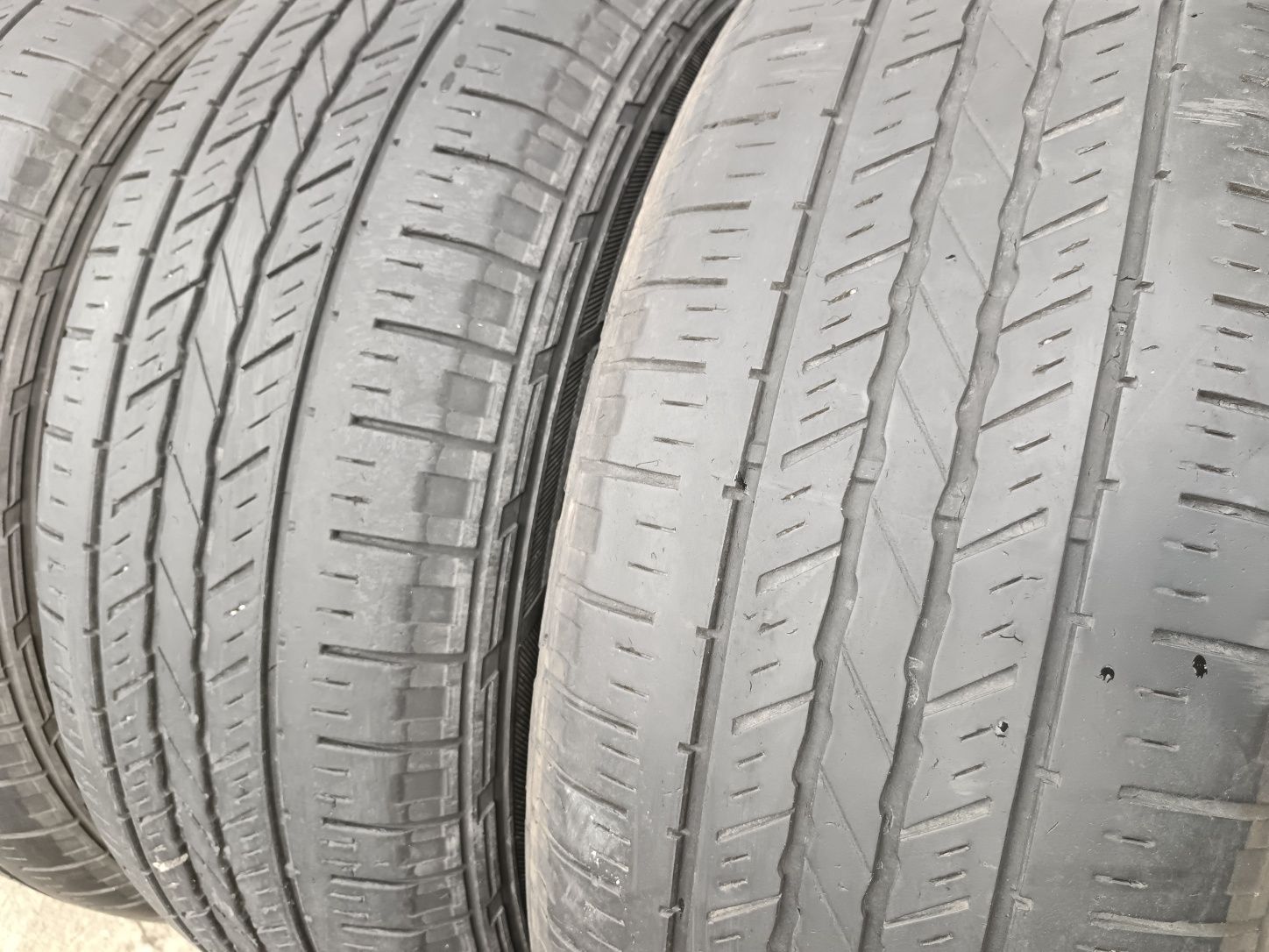 Продам комплект шин 235/60R17