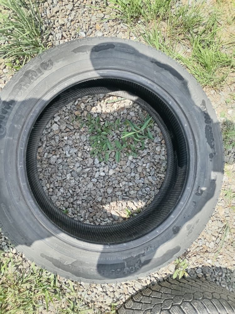 Шины Continental размер  235/55 R19. Б/у.