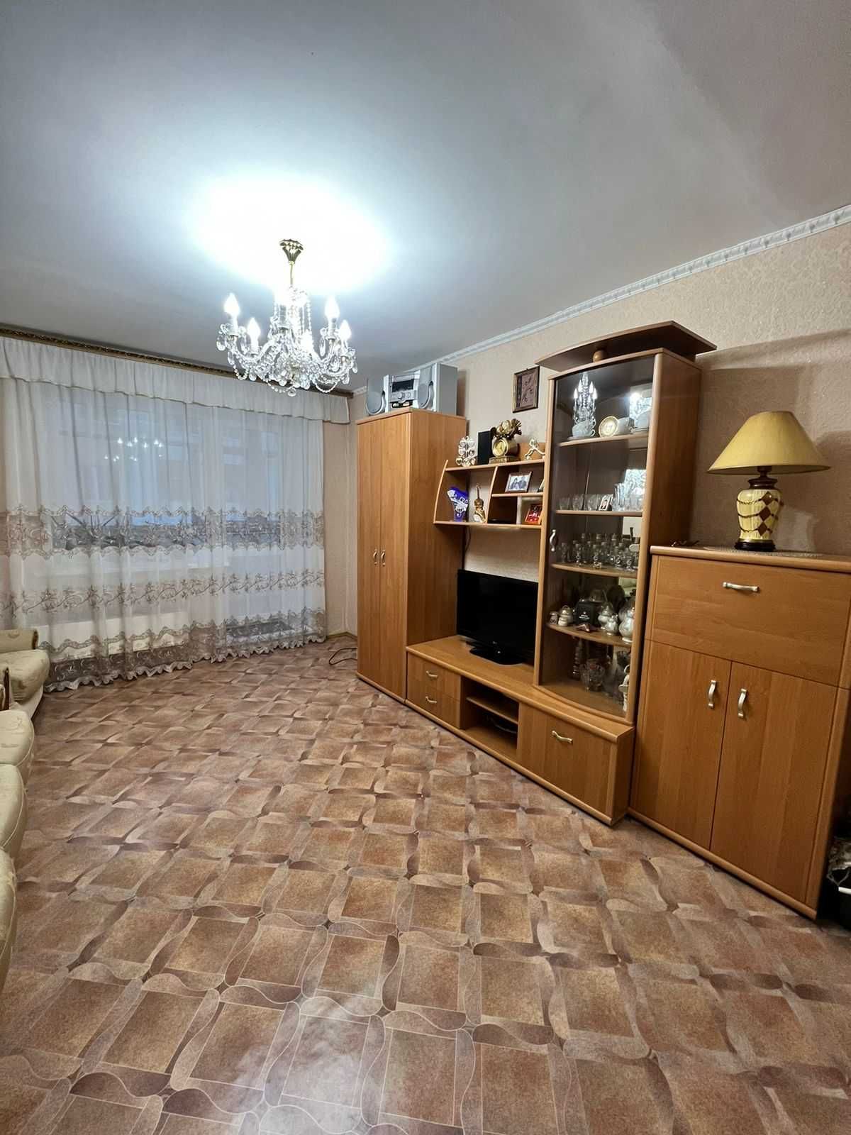 Продается 3 комнатная квартира  в мкр Центральный .