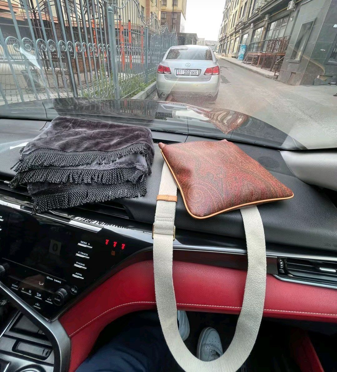 Продаю Барсеткки