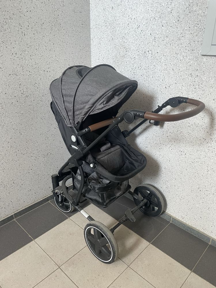 Продам детскую коляску