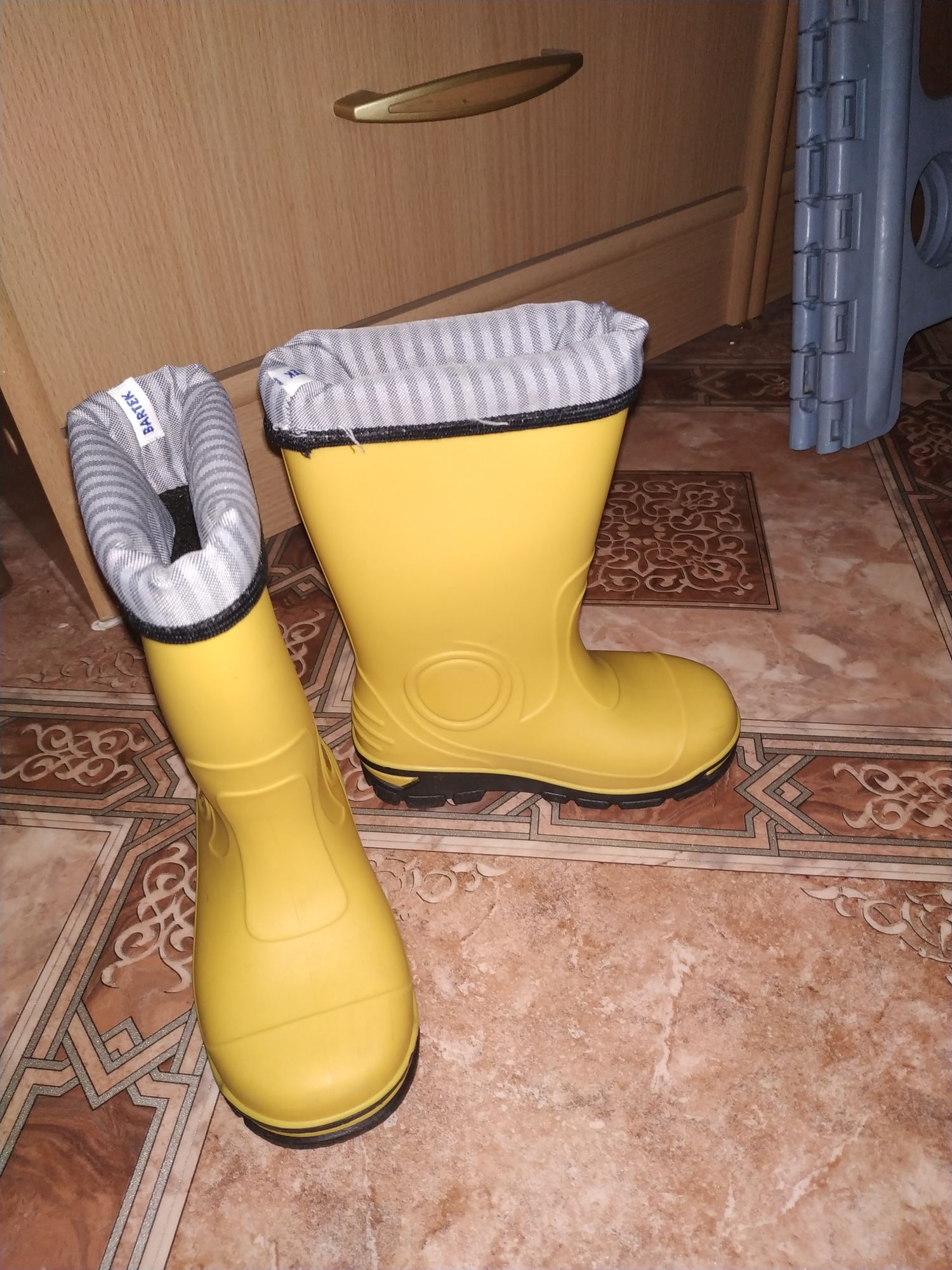 Резиновые сапоги
