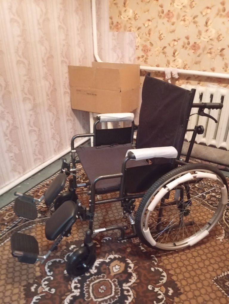 Продам инвалидную коляску
