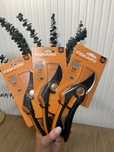 Секатор Fiskars c регулируемой шириной раскрытия лезвий