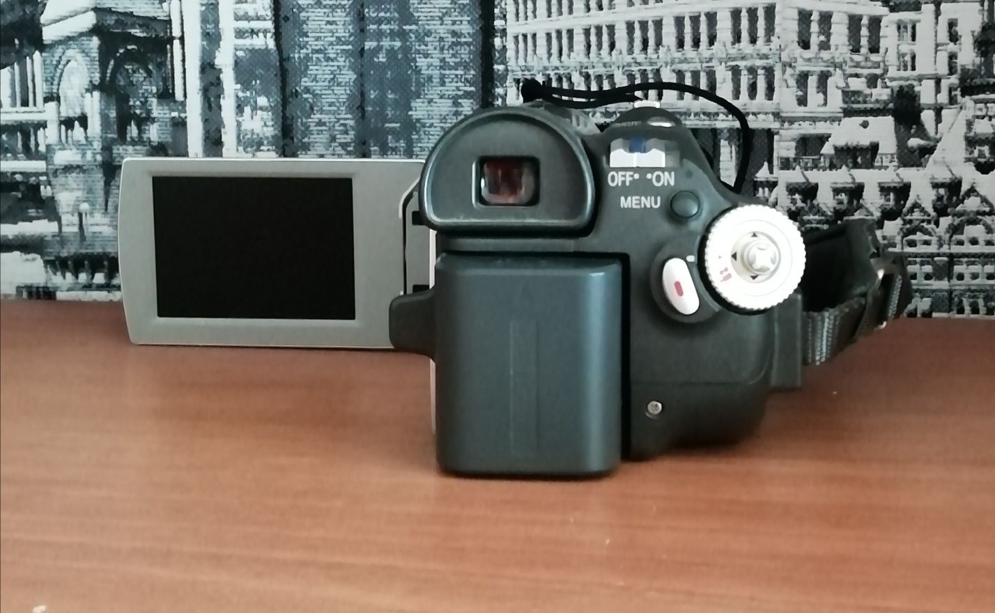 Видеокамера Panasonic NV-GS27