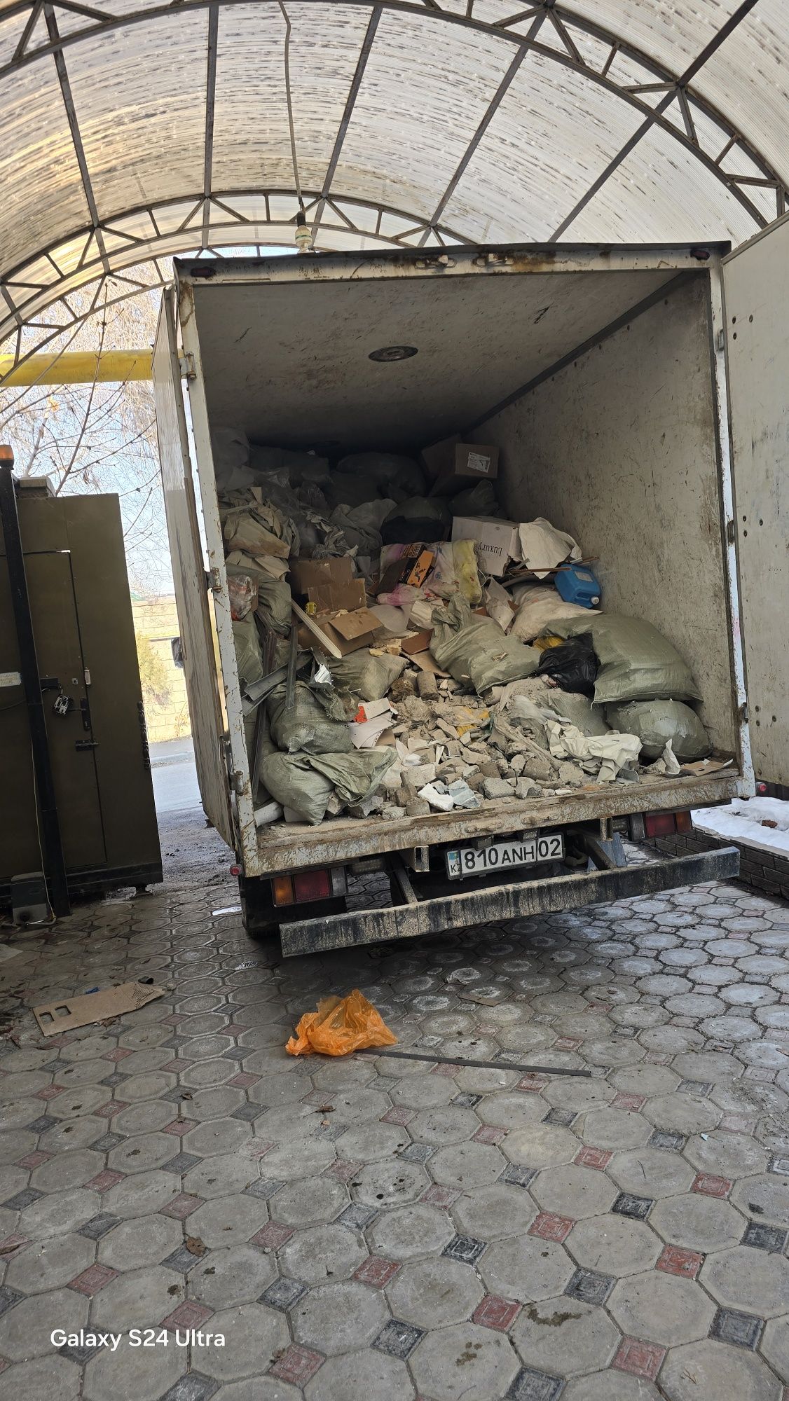 Демонтаж стены демонтаж полы слом стены вывоз мусора демонтаж стяжки