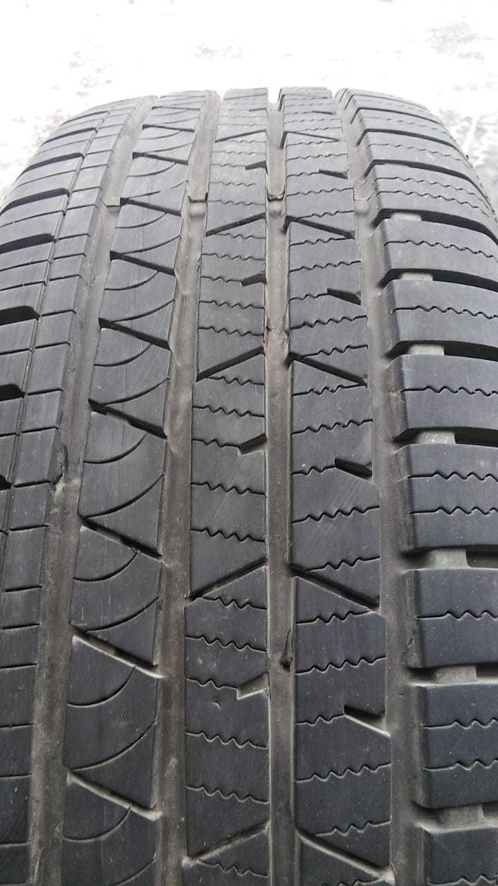 Продам комплект летней резины CONTINENTAL 215/65/R16