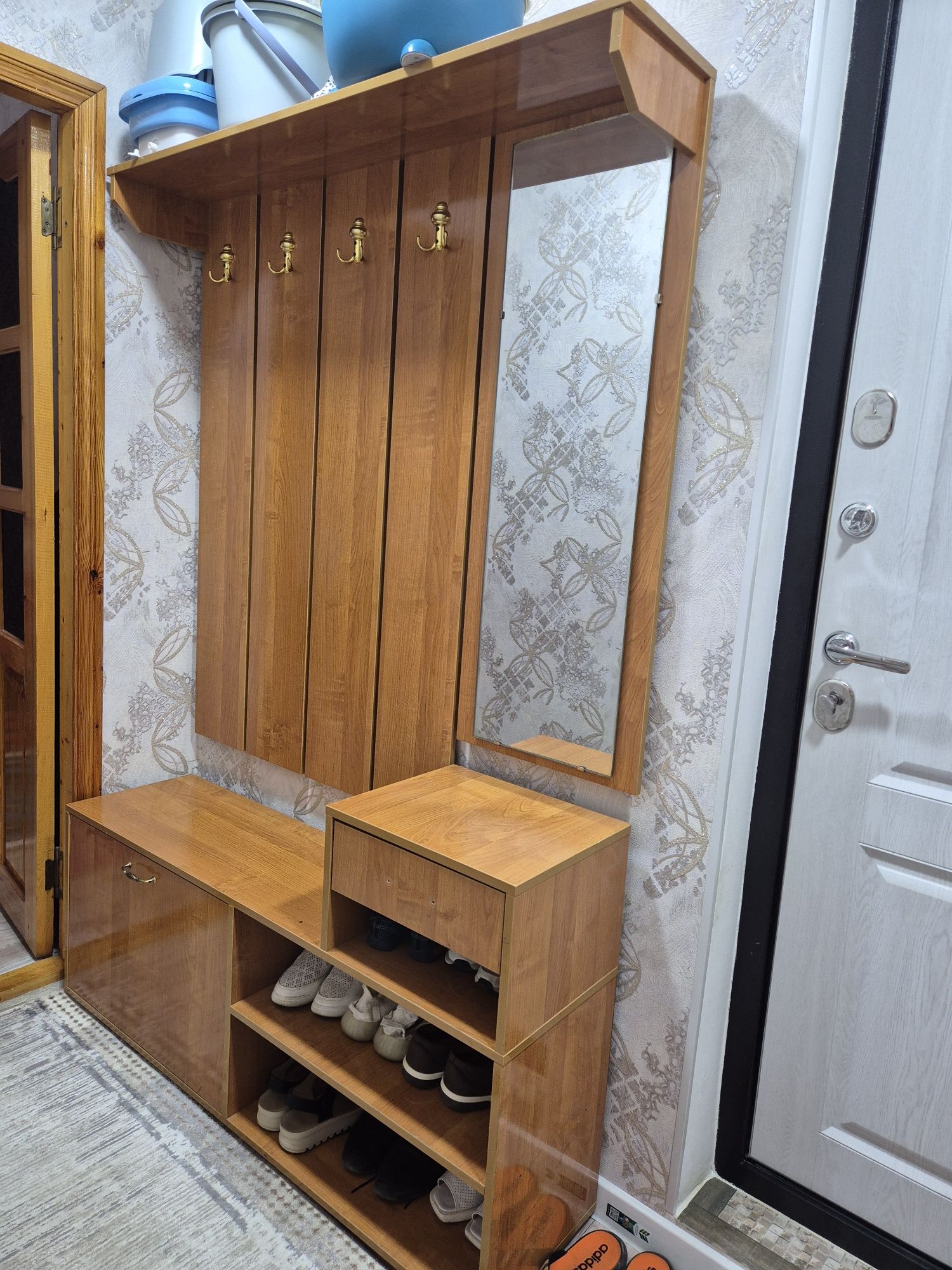 Продается прихожая