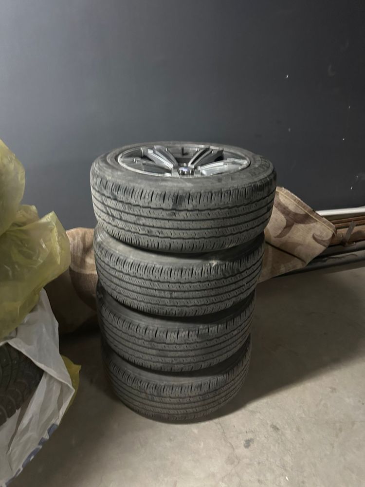 Продам диски с резиной