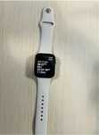 Смарт-часы Apple Watch SE 2 Gen (2022) 44 мм серебристый-белый
