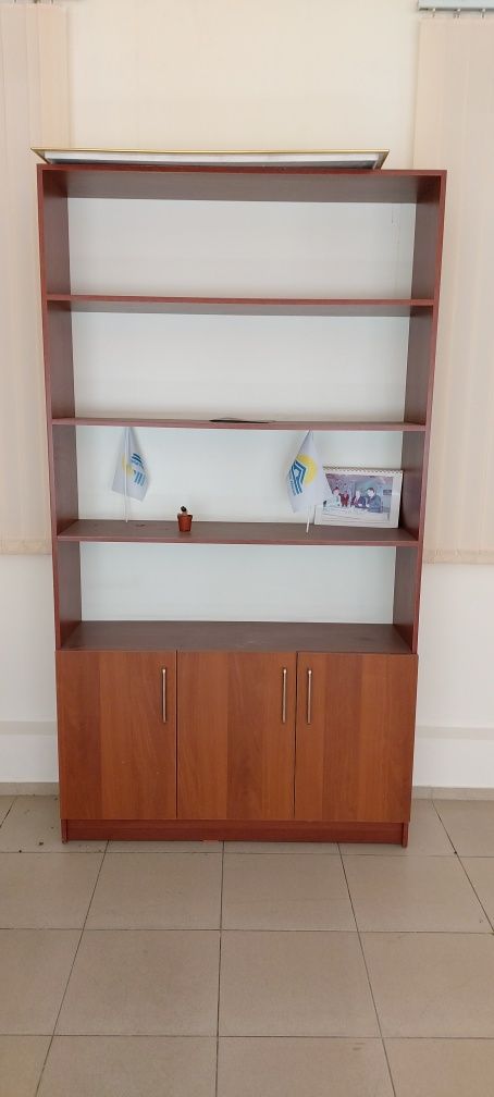 Офисная мебель в отличном состоянии