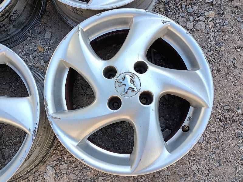 Продам оригинальные легкосплавные диски на Peugeot 206