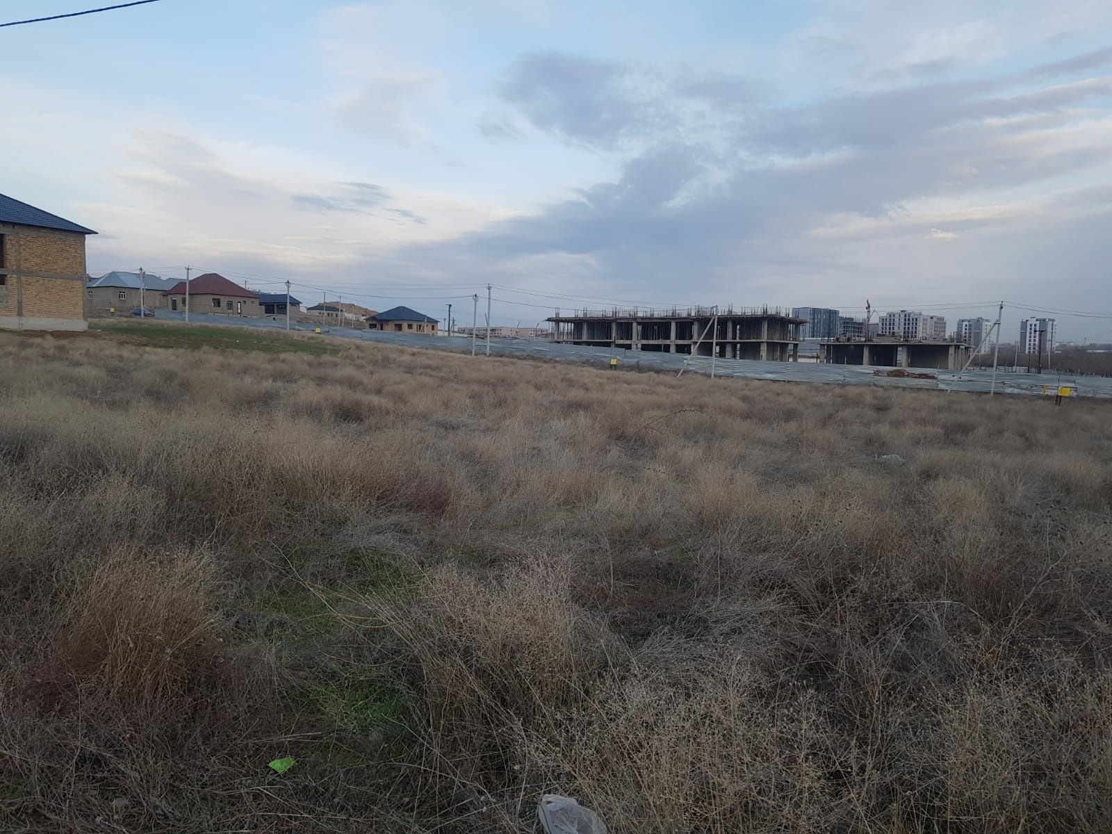 Продам землю в районе Асар 2