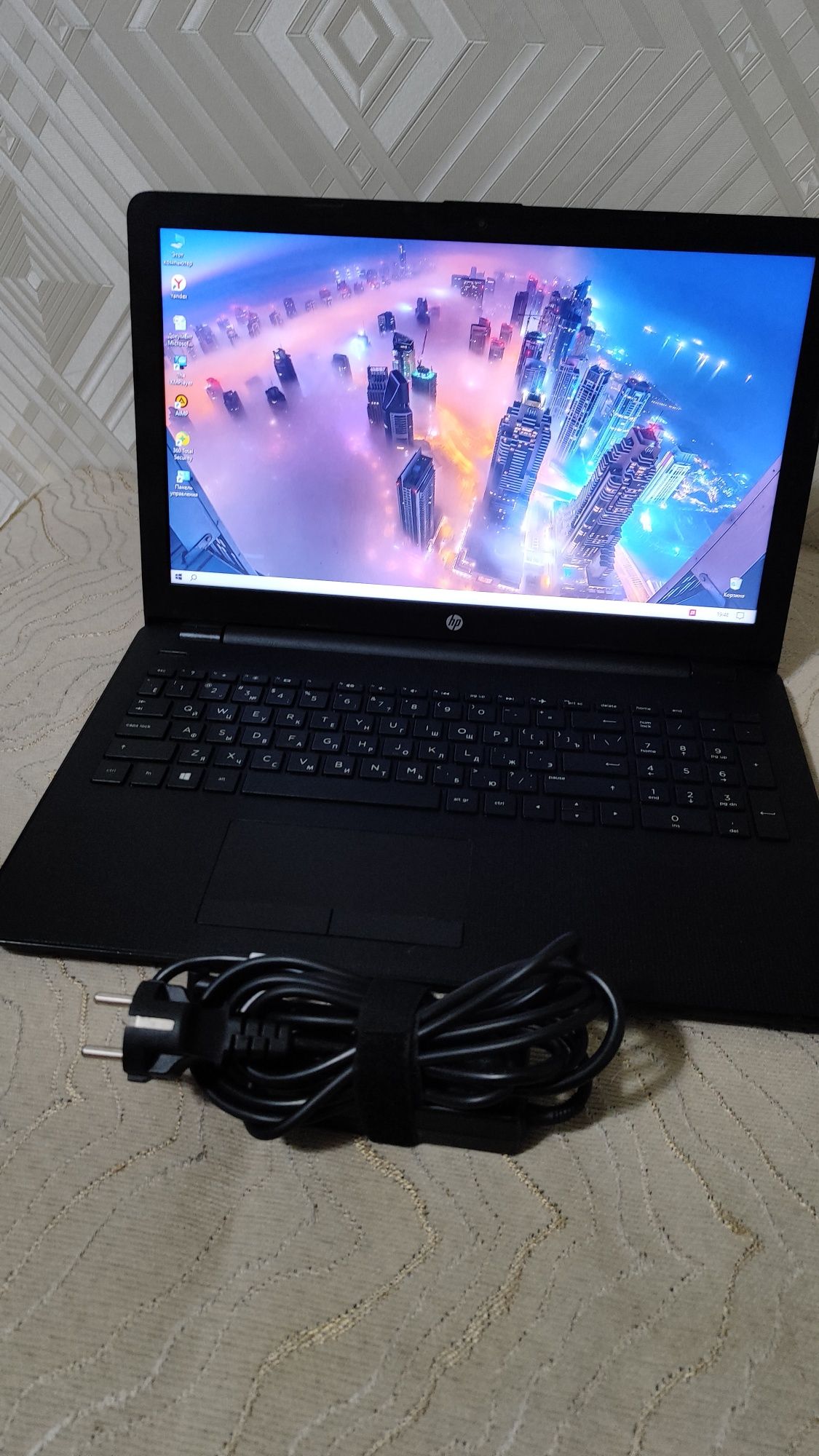 Ноутбук HP -15. .