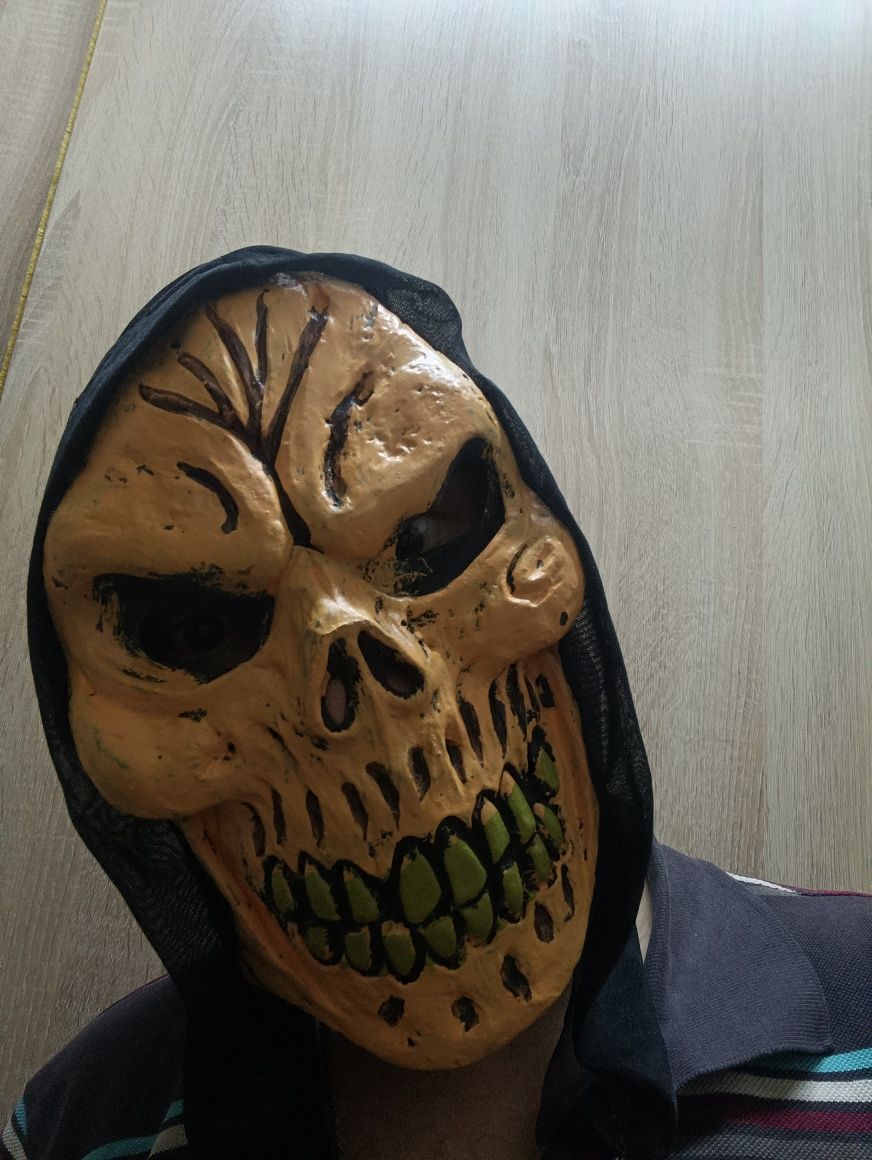 На новый год маска