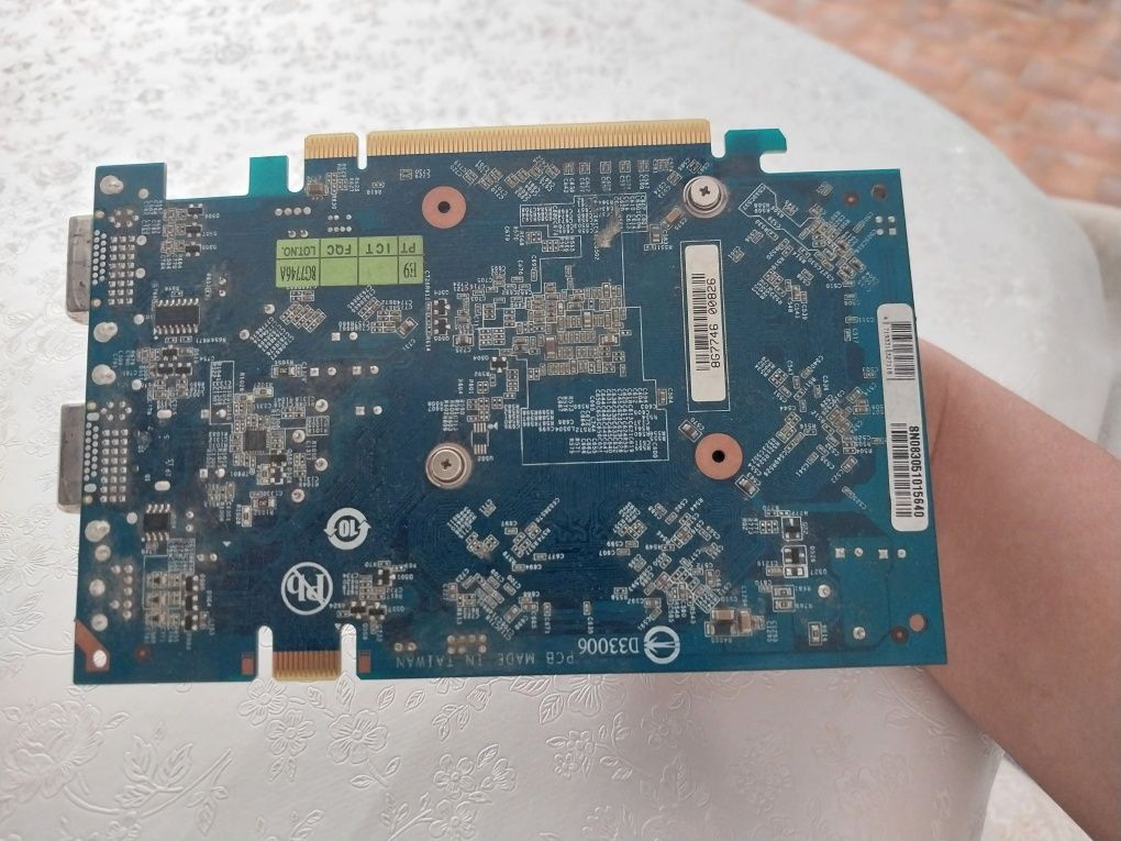 Продаю видеокарту Gigabyte GeForce 9500 GT