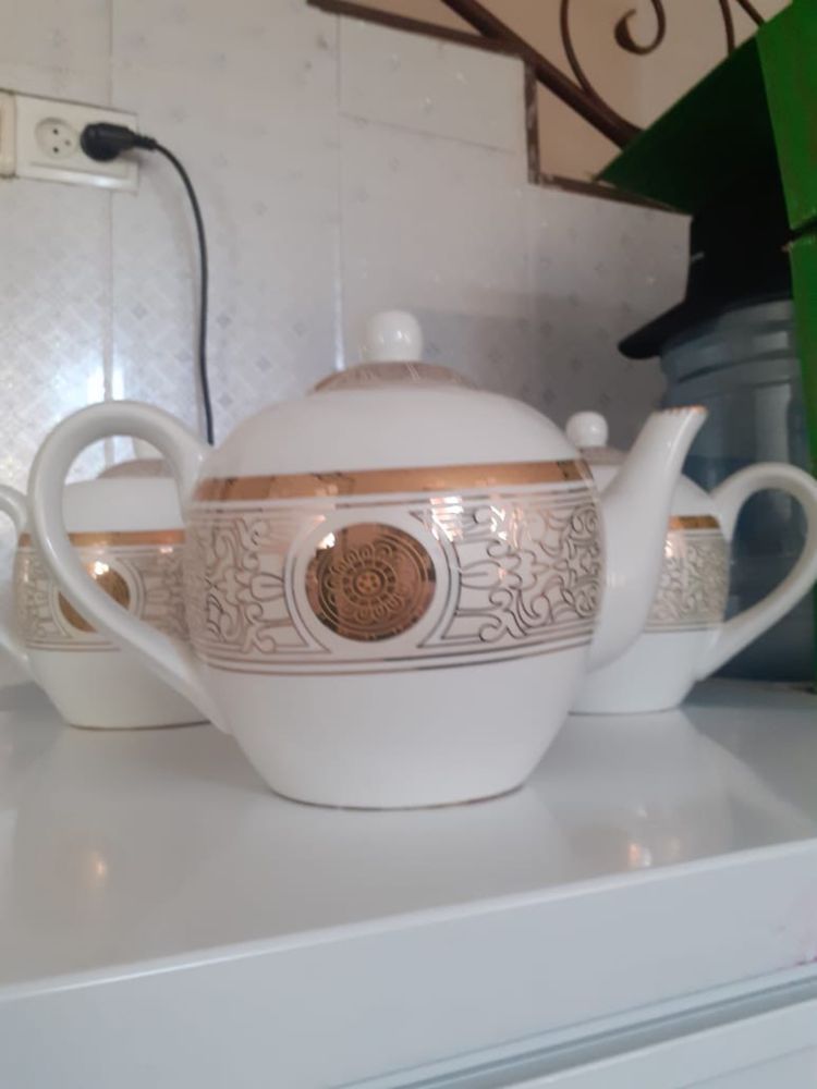 Чайники фарфоровые
