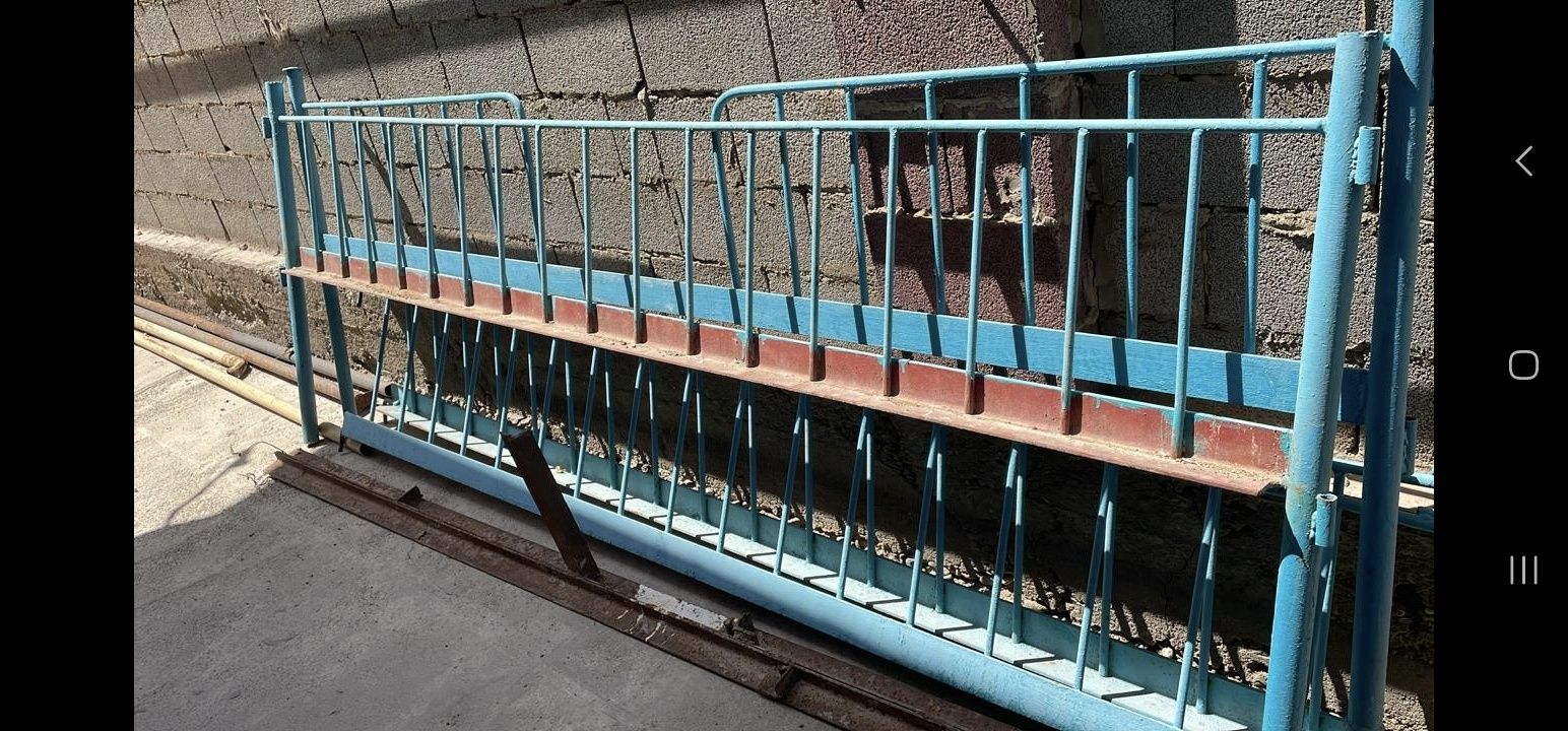 Продам тапчан 3х3, металл, доски