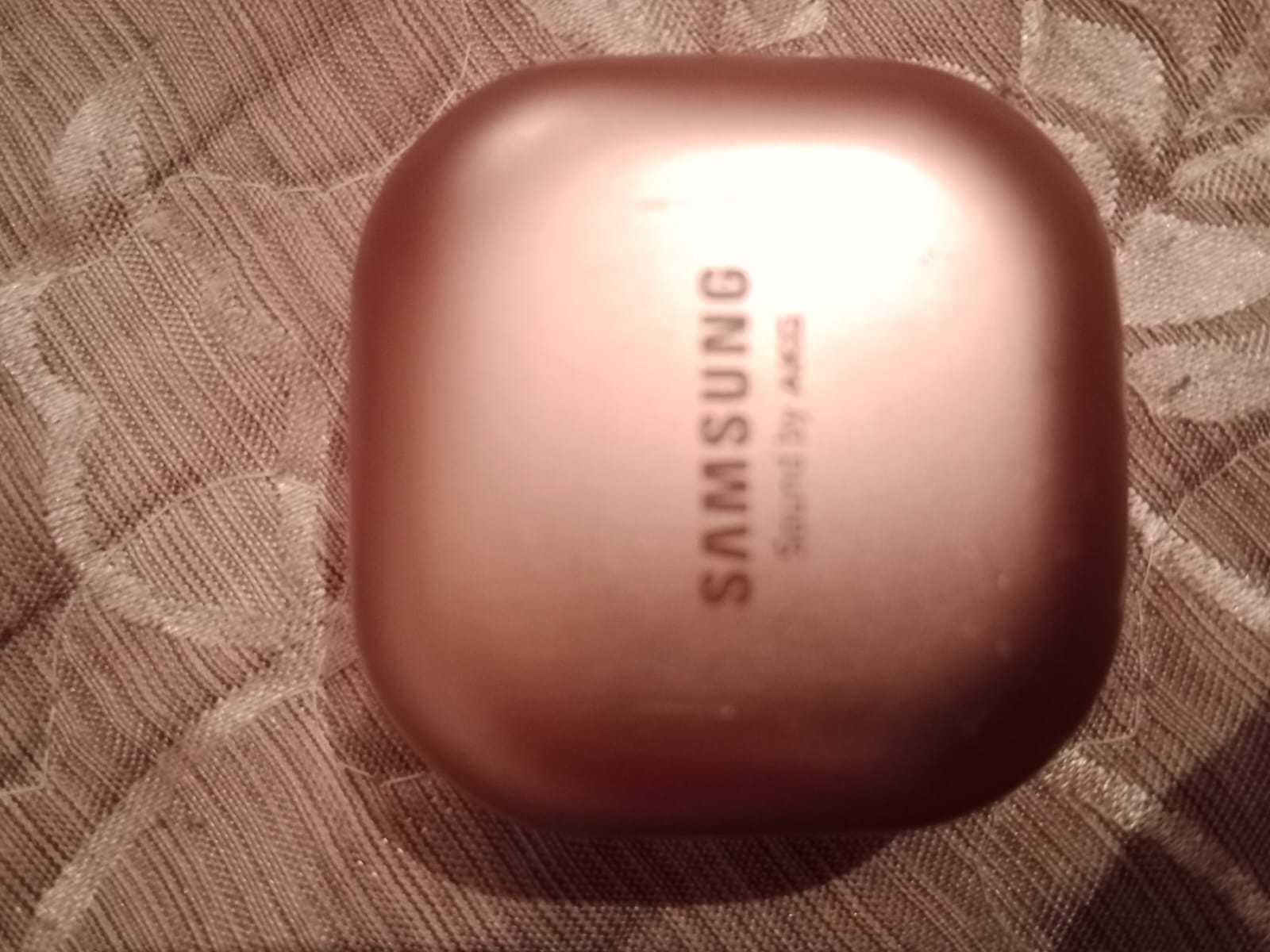 Продаю чехол для безпроводных наушниклв