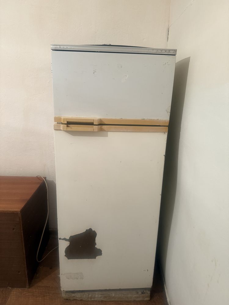 Продам холодильник