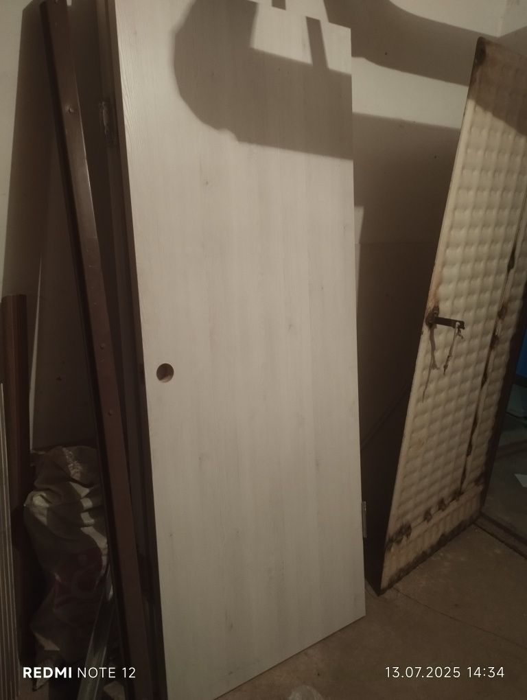 Продам межкомнатные двери