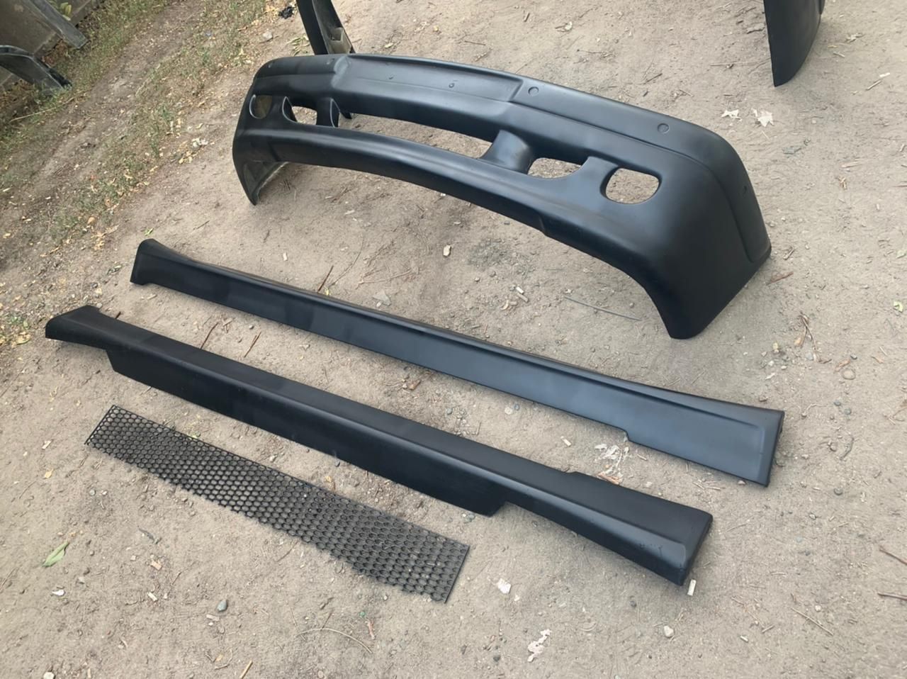 Бампер мерс 210 пороги накладки туманки мерс w210 обвес в круг бампера