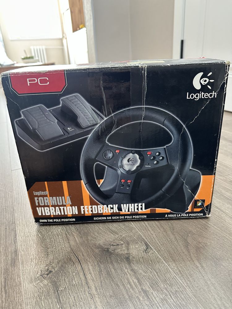 игровой руль и педаль