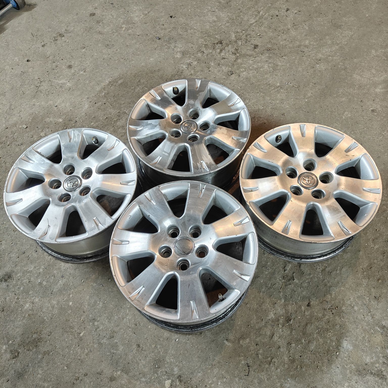 R16 PCD 5 *114,3 Комплект оригинальных легкосплавных дисков