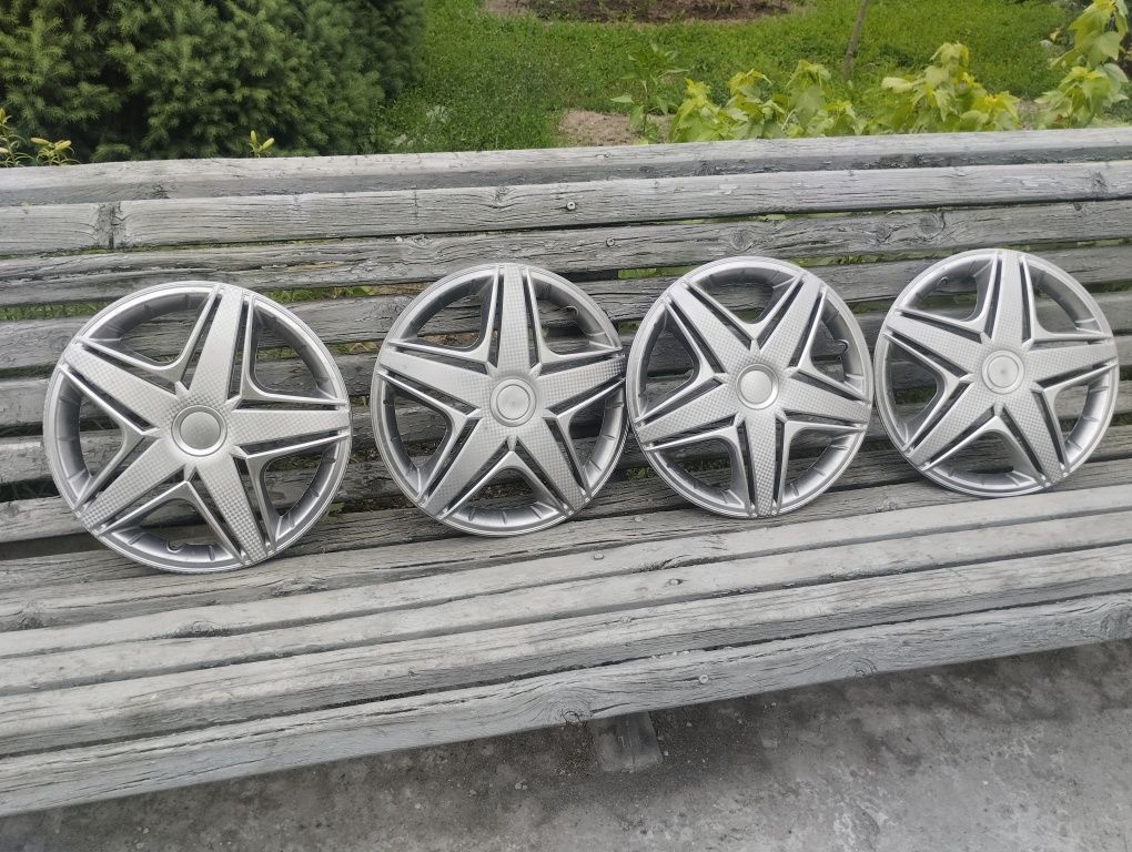 Продам колпаки на машину
