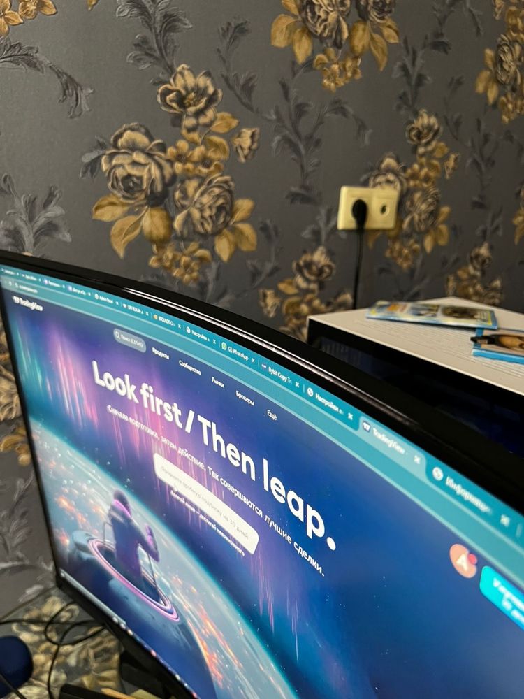 Монитор Samsung
