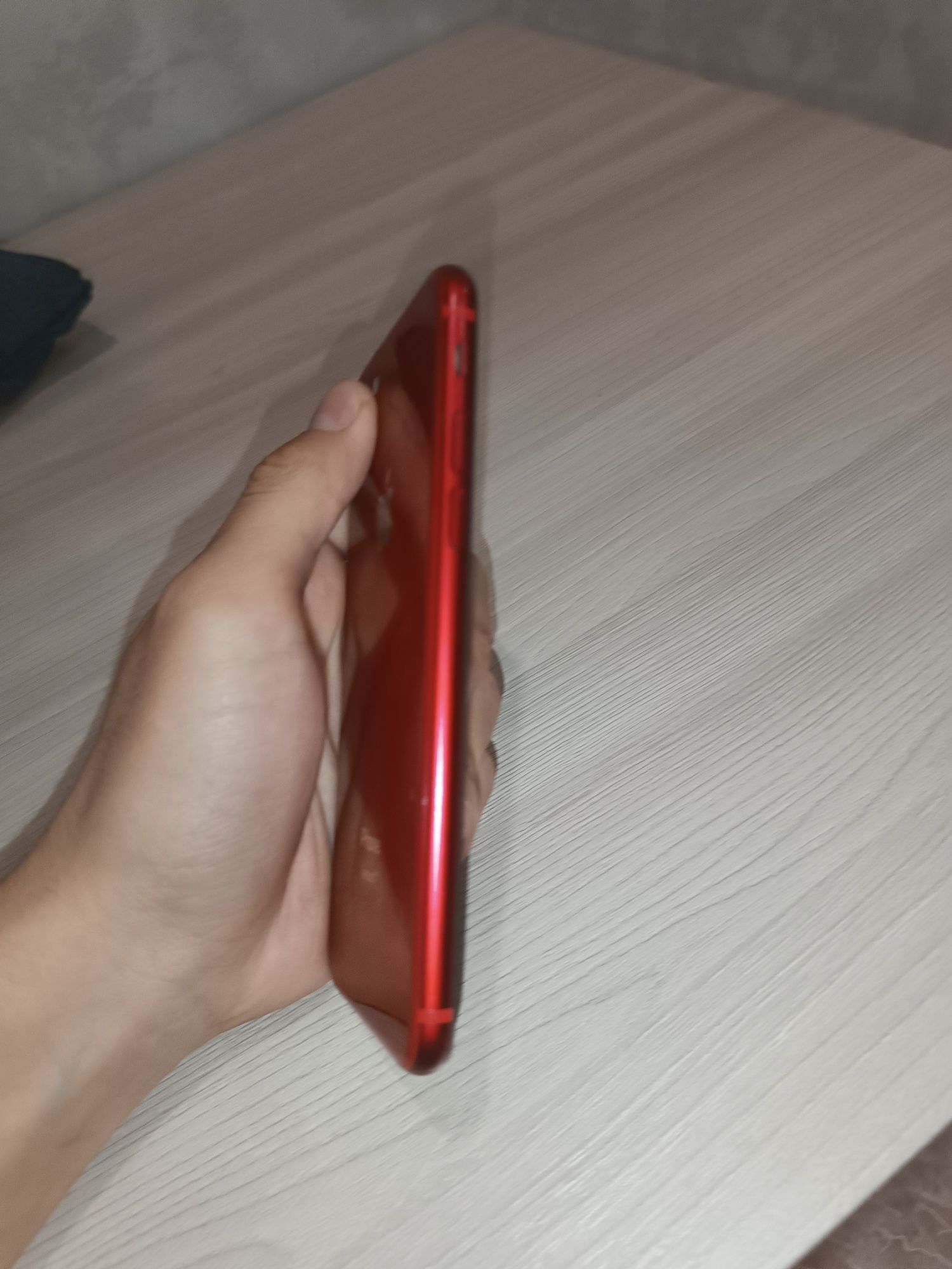 Продам или обменяю iPhone 8
