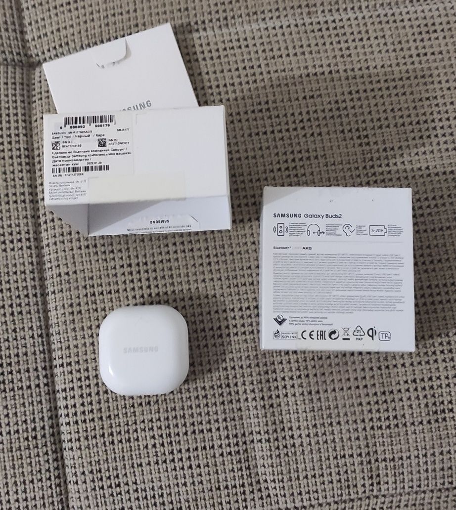 Продам беспроводные наушники Samsung galaxy buds 2