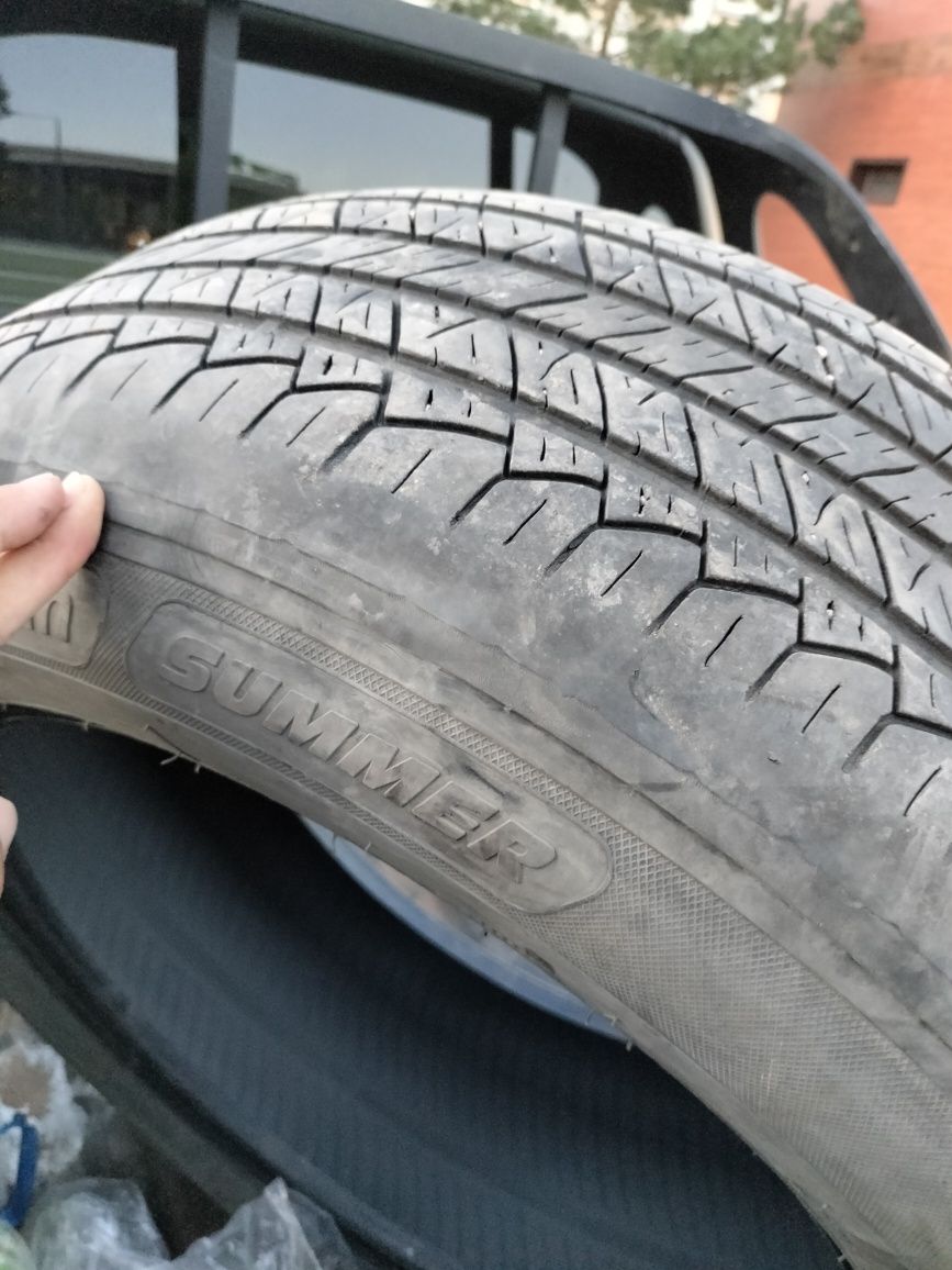 Продам резину nexen roadian
