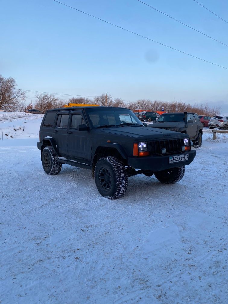Продам jeep cherokee