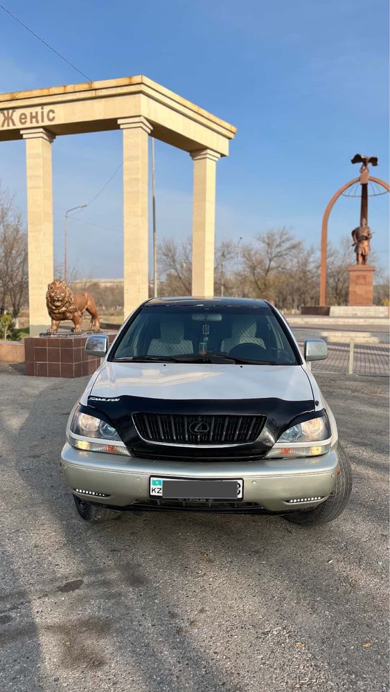 Продается авто Lexus RX 300