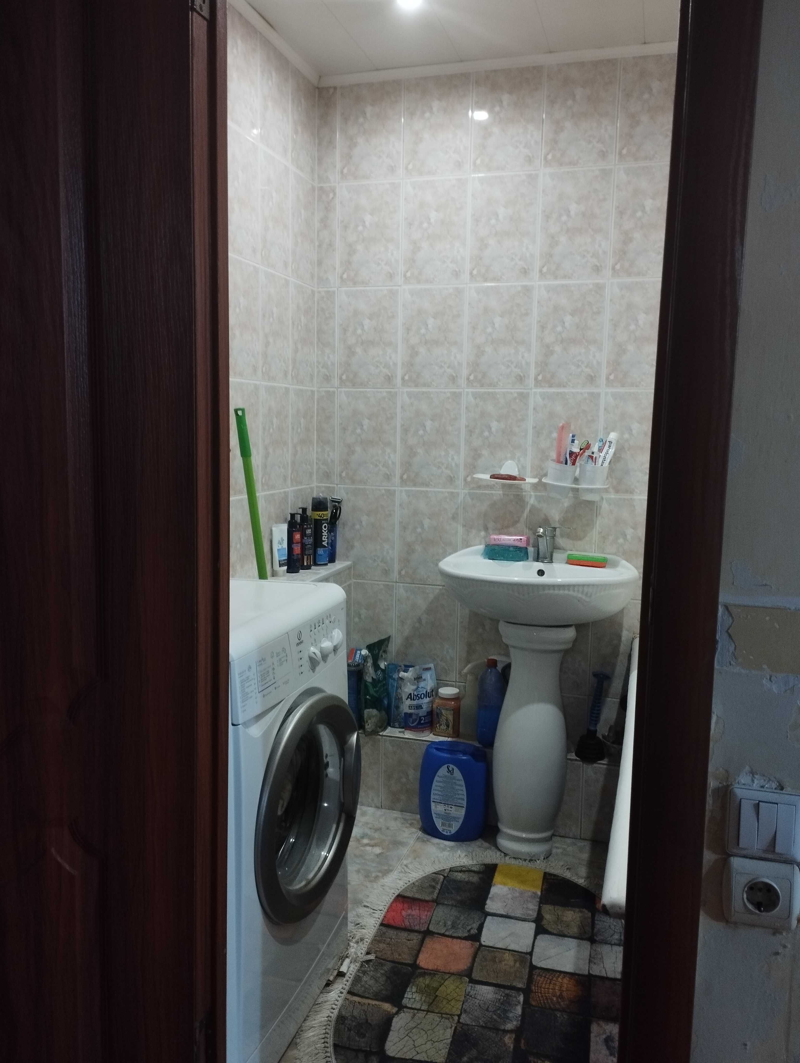 Продам 3 комнатную улучшенную в ЦЕНТРЕ.