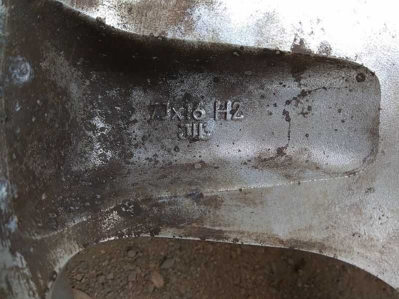 Продам оригинальные легкосплавные диски