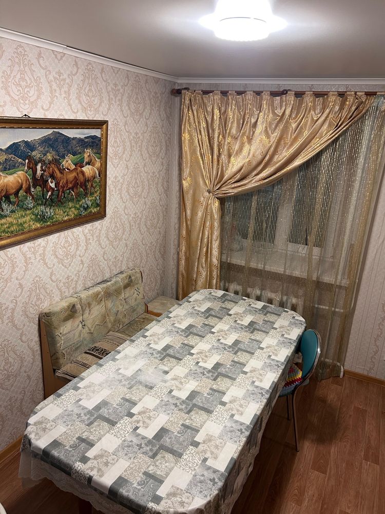 Продам 4 комнатную квартиру