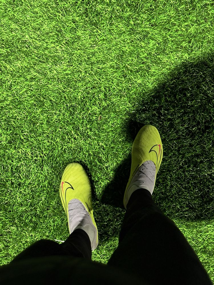 Продам бутсы Nike